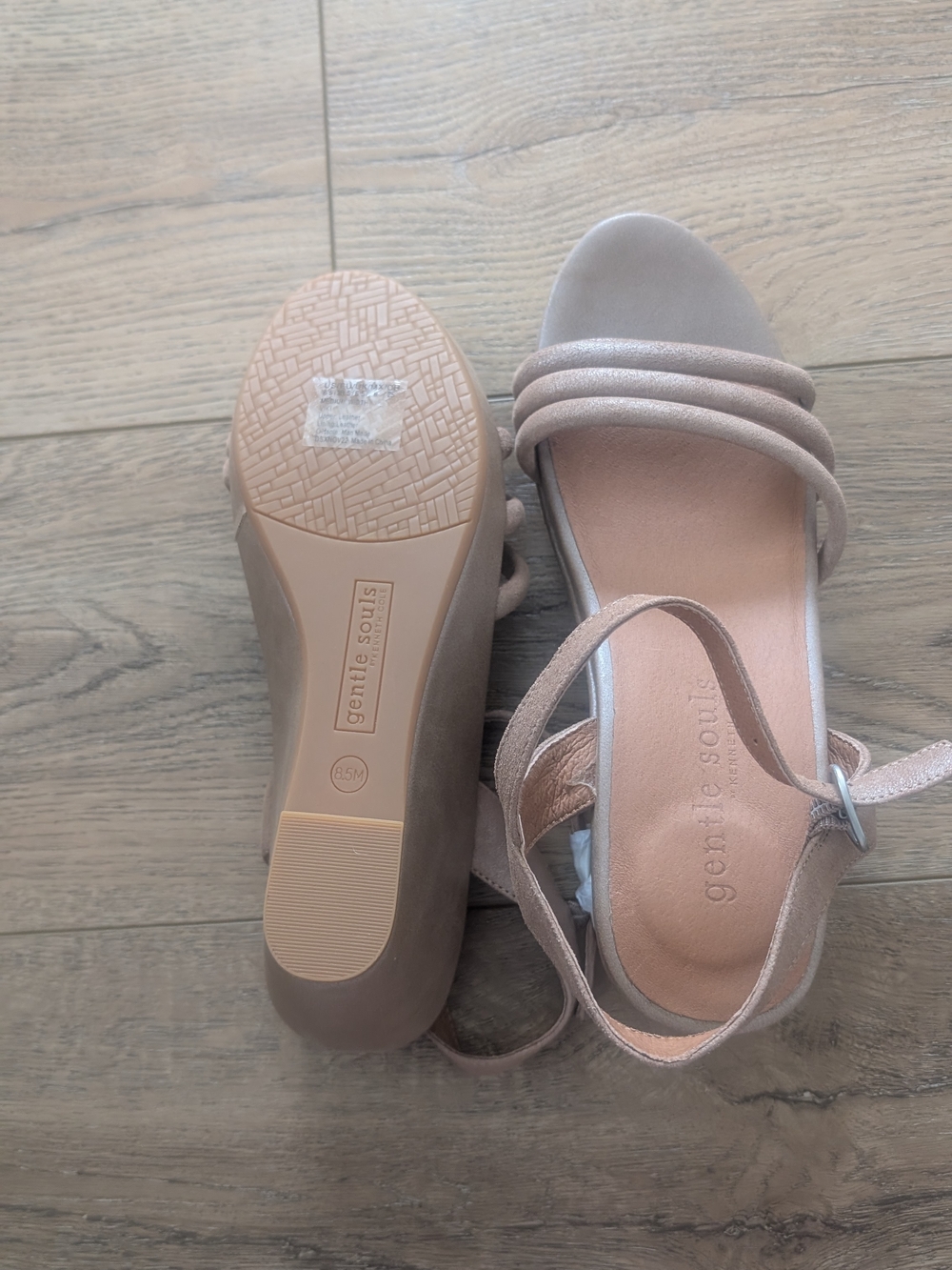 Gentle Souls Womens Tan Strappy Slingback Sandals - Picture 10 of 12